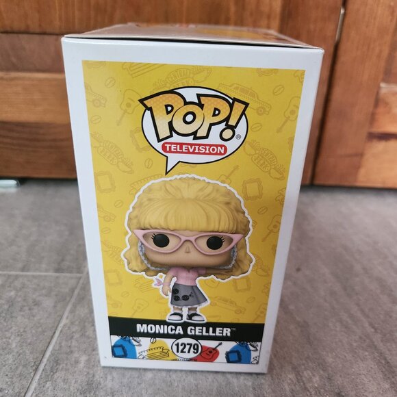 Friends Monica Geller Waitress Funko Pop! Vinyl Figure Chase Edition Blonde 1279 - Picture 5 of 6